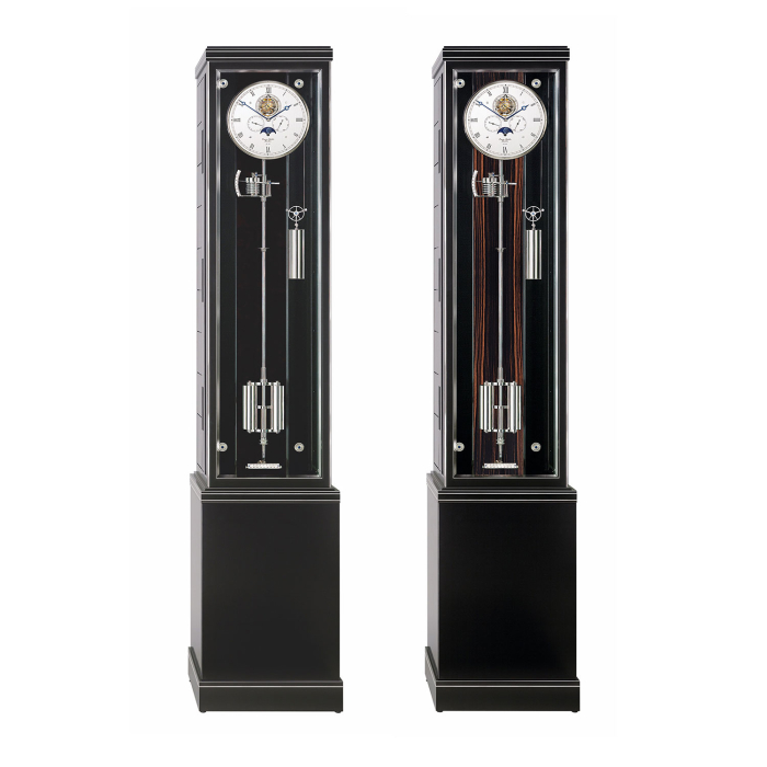 Zwei Ausführungen der Erwin Sattler Troja Lunaris M: links mit schwarzer Rückwand, rechts mit Makassar im eleganten Gehäuse.