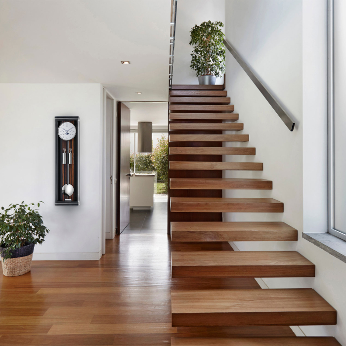 Design-Inspiration: Erwin Sattler Classica KS 130 M stilvoll platziert in moderner Treppenhausarchitektur