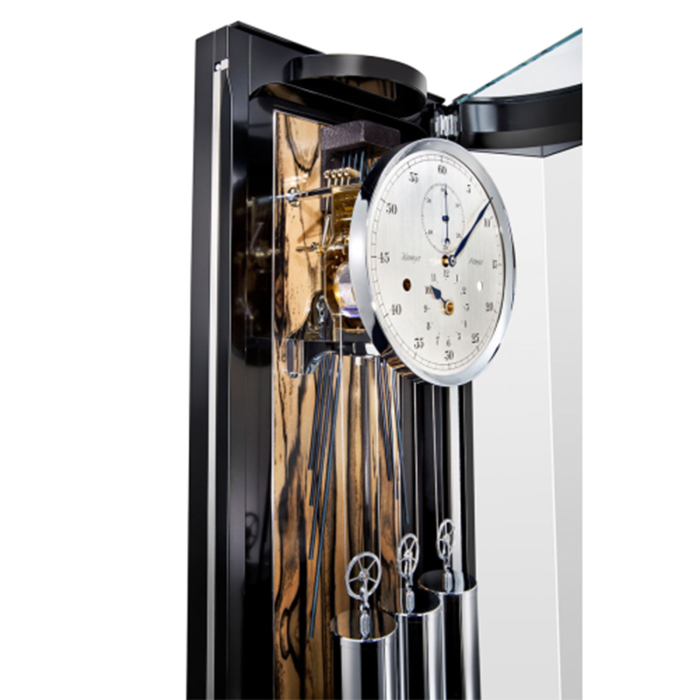 Seitenansicht der Kieninger Wanduhr 2566-57-01 mit Holz- und Glaselementen