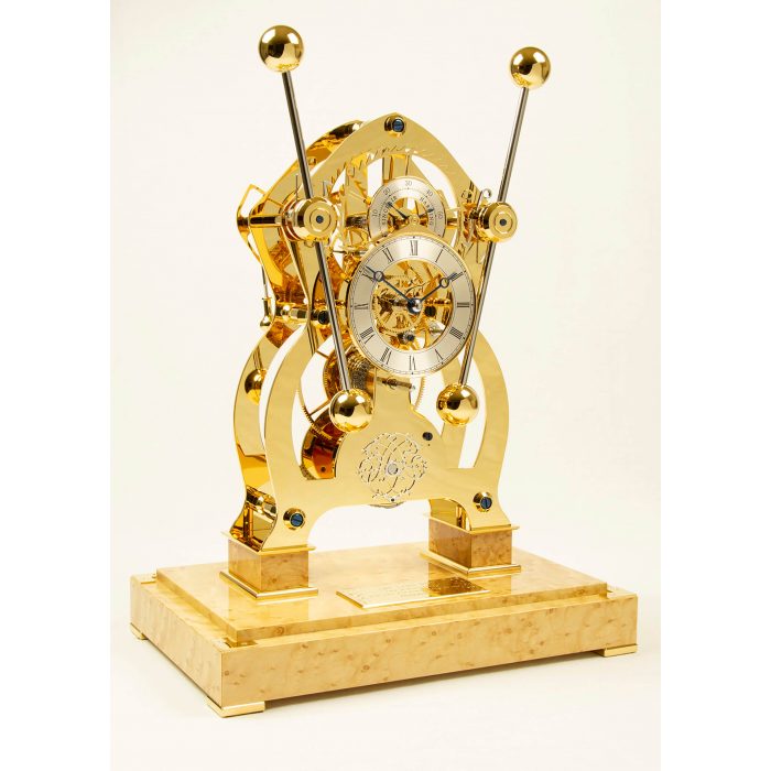 Sinclair Harding Tischuhr "His" Sea Clock vergoldet, Vogelaugenahorn Sockel
