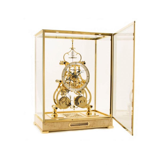Sinclair Harding Tischuhr Two Train Condliff Clock, vergoldet mit Vogelaugenahorn Sockel