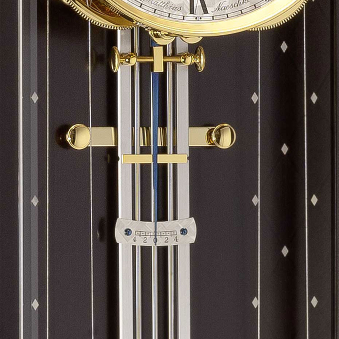 Detailansicht der Kompensationspendelmechanik der NL 126 GG von Matthias Naeschke