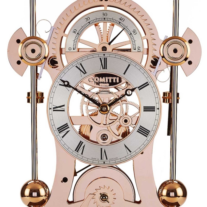 Frontansicht der Comitti The Navigator Roségold mit römischem Zifferblatt und offenem Uhrwerk im klassischen Design.