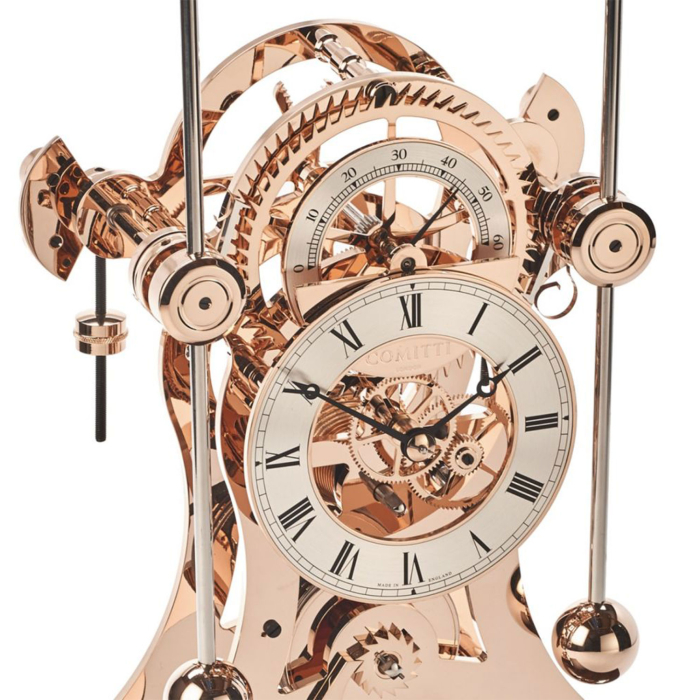Detailansicht des Comitti The Navigator Roségold Uhrwerks mit elegantem Zifferblatt und filigraner Roségold-Verarbeitung.