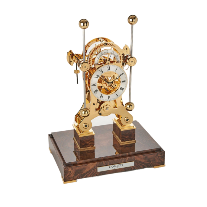 Comitti London - Tischuhr "The Navigator" – Designeruhr mit vergoldetem Werk und Nussbaumsockel – Bild 2
