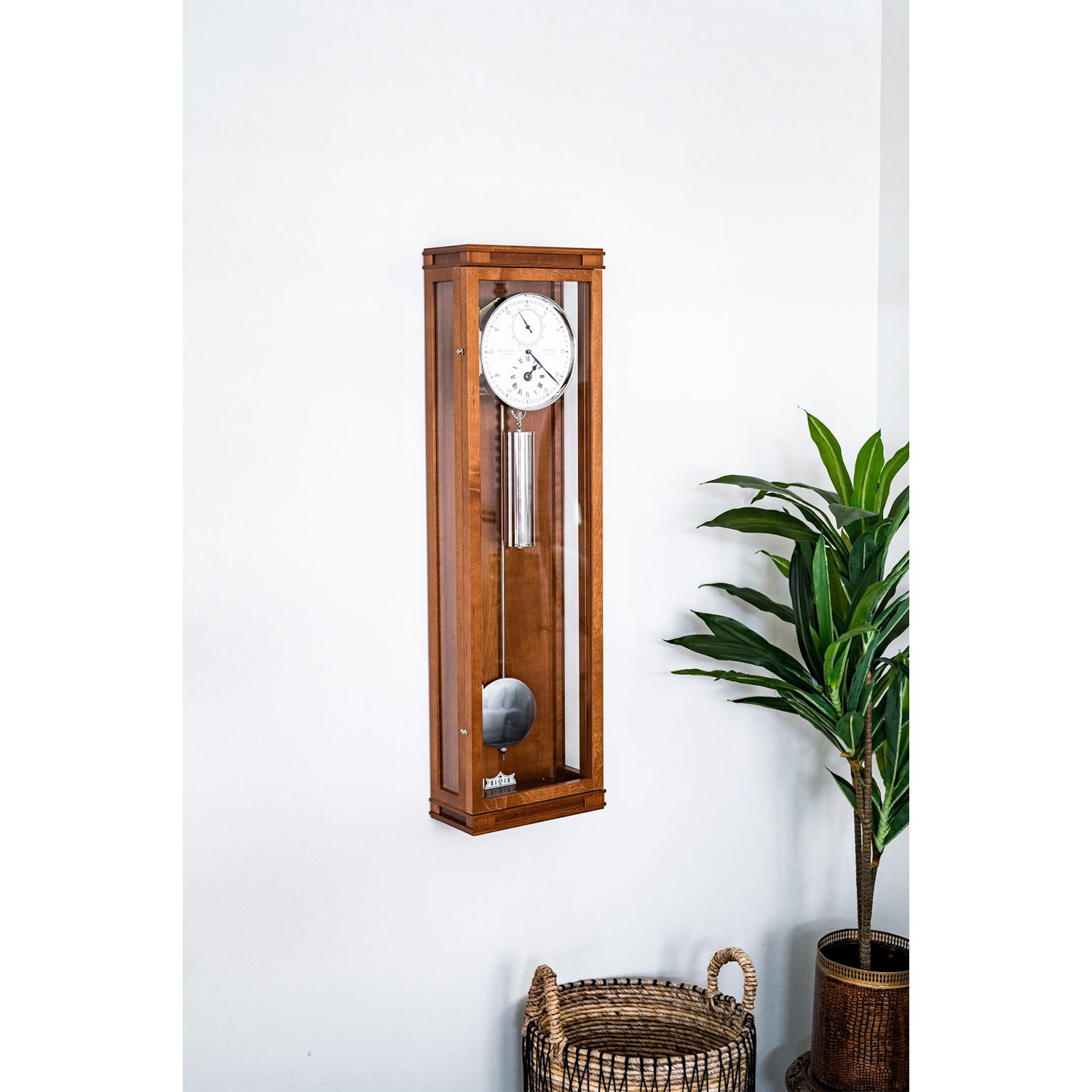 Hermle Wanduhr 70875-160761 Kirschbaum im stilvollen Wohnambiente