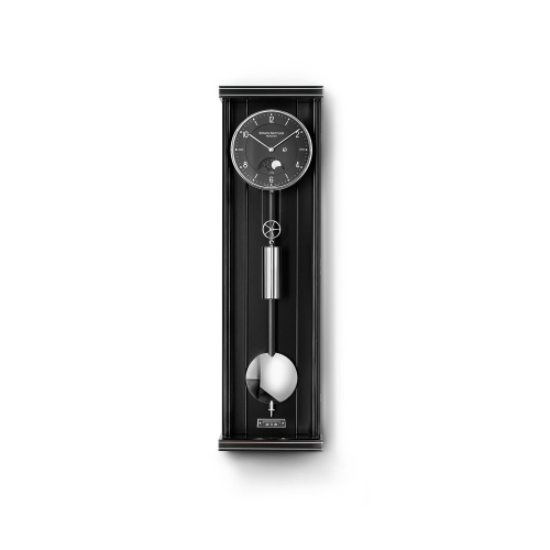 Elegante Erwin Sattler Wanduhr Opus PM 70 II mit schwarzem Zifferblatt und Mondphasenanzeige