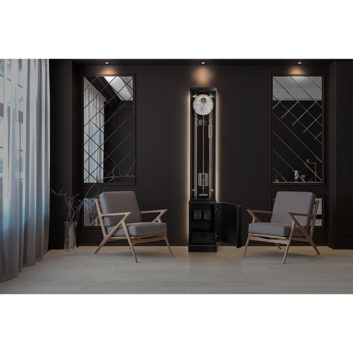 Standuhr Erwin Sattler Illumina Secunda in stilvollem Interieur mit eleganter LED-Beleuchtung