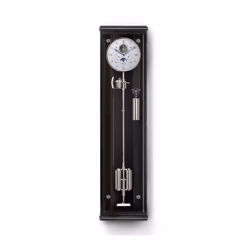 Erwin Sattler Secunda Lunaris M exklusive Präzisionswanduhr mit Tourbillon, Mondphase und Nussbaumgehäuse.
